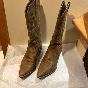 Durango “Head west” cowboy boots